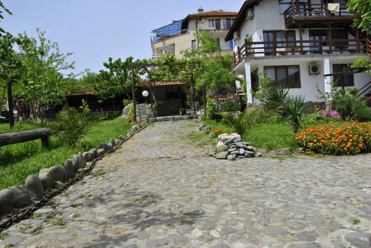 Sinemoria Apartment Sinemoretz Exterior photo